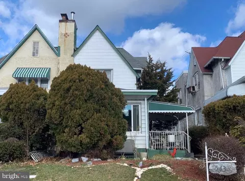 5437 Gainor Rd, Philadelphia, PA 19131