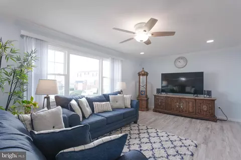 10117 Clark Pl, Philadelphia, PA 19116