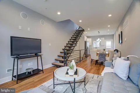 2047 Mcclellan St, Philadelphia, PA 19145