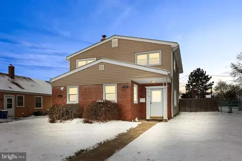 9204 Pilgrim Ln, Philadelphia, PA 19114