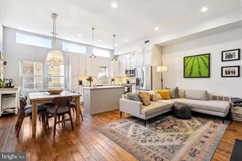 910 S 6th St, Philadelphia, PA 19147