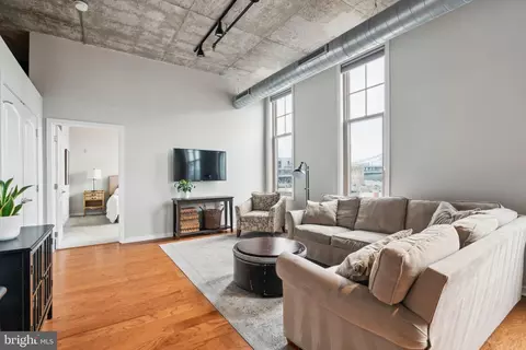 130 N 2nd St #6E, Philadelphia, PA 19106