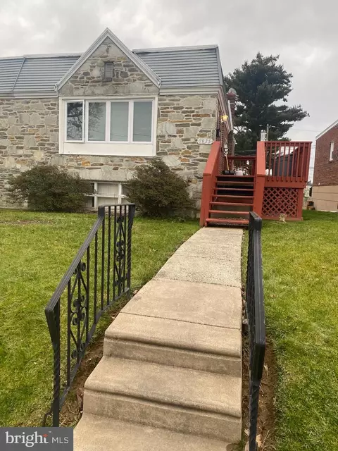 8935 Blue Grass Rd, Philadelphia, PA 19152