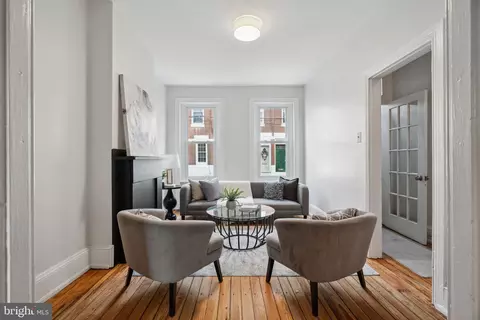 612 S Bambrey St, Philadelphia, PA 19146