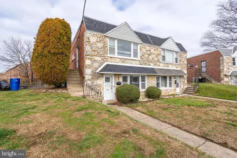 9382 Hoff St, Philadelphia, PA 19115