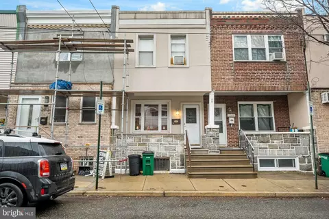 2910 S Sydenham St, Philadelphia, PA 19145