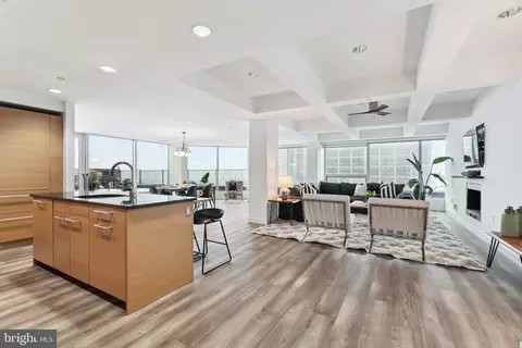 122-30 New St #6H, Philadelphia, PA 19106