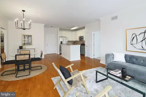 500 Admirals Way #215, Philadelphia, PA 19146
