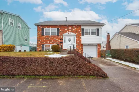 1857 Sanford St, Philadelphia, PA 19116