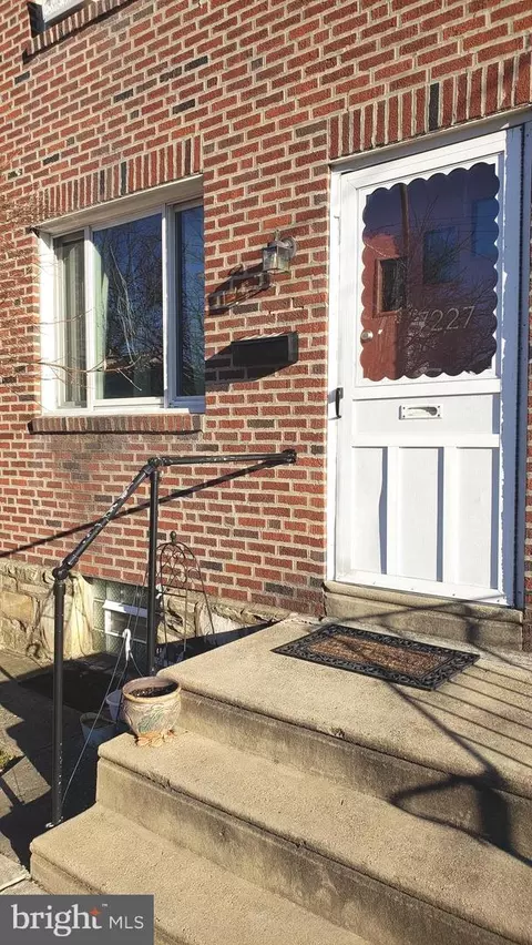 7227 Montour St, Philadelphia, PA 19111