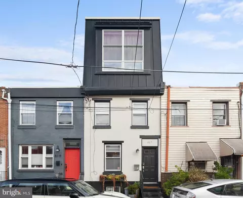 817 Earp St, Philadelphia, PA 19147
