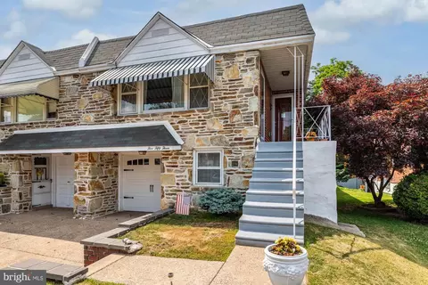 553 Domino Ln, Philadelphia, PA 19128