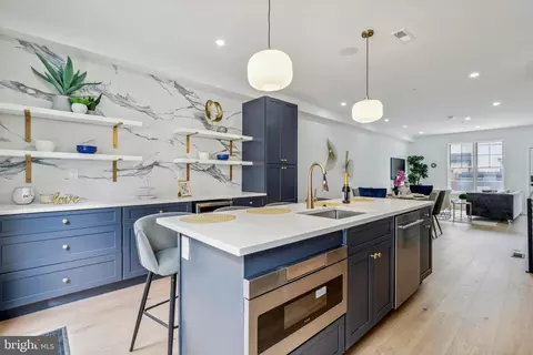724 S Chadwick St, Philadelphia, PA 19146