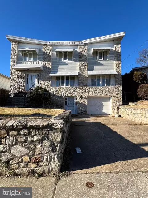 609 Renz St, Philadelphia, PA 19128