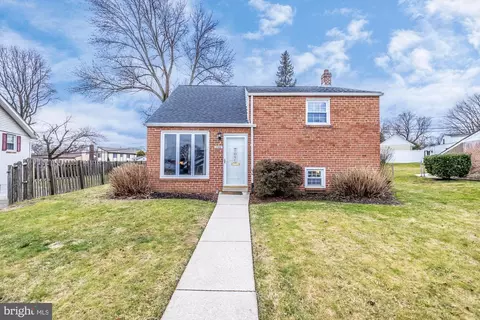 8568 Lykens Ln, Philadelphia, PA 19128