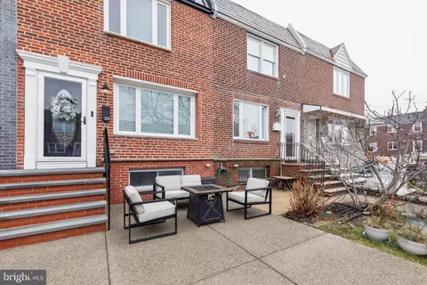 3135 S Juniper St, Philadelphia, PA 19148