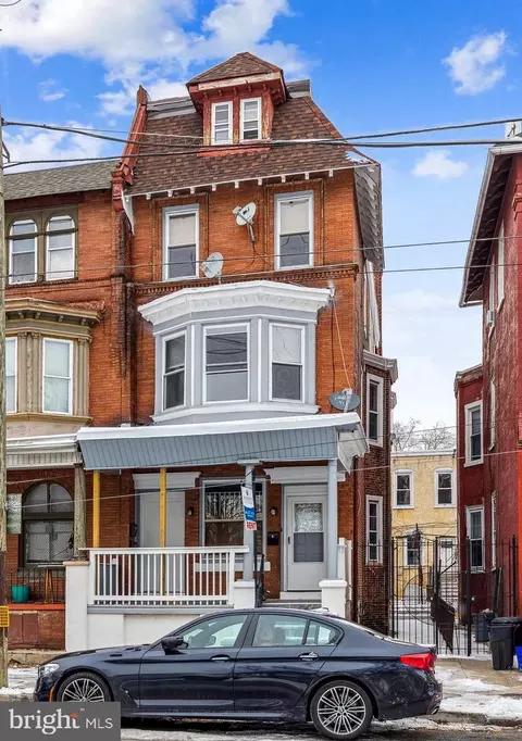 5115 Pine St, Philadelphia, PA 19143