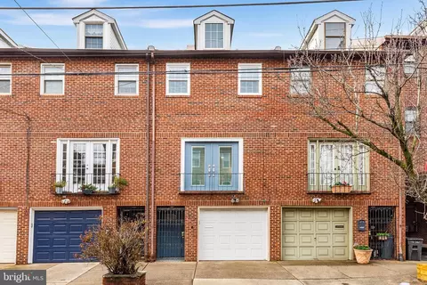 782 S Front St, Philadelphia, PA 19147