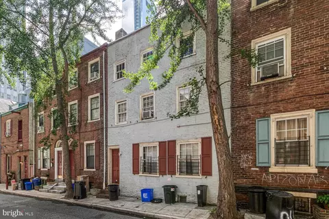 108 N Mole St, Philadelphia, PA 19102