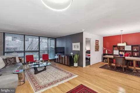 233 S 6th St #306F, Philadelphia, PA 19106