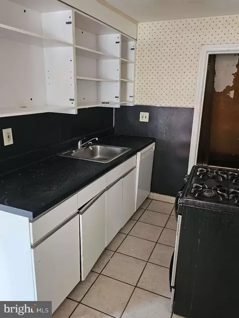 6338 Eastwood St, Philadelphia, PA 19149