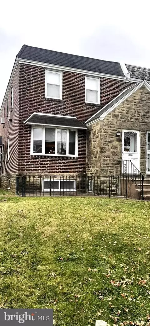 902 Disston St, Philadelphia, PA 19111