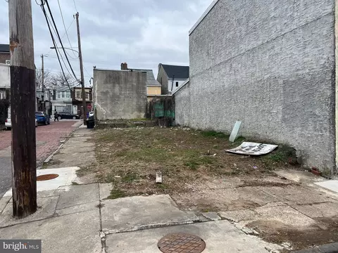 1529 Deal St, Philadelphia, PA 19124