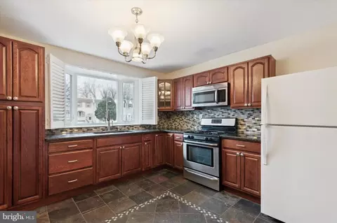 9248 Angus Pl, Philadelphia, PA 19114