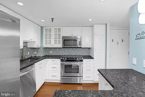 2001 Hamilton St #2305, Philadelphia, PA 19130