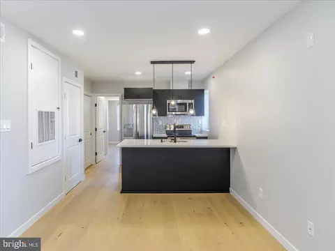 1825 S 10th 2fl, Philadelphia, PA 19148