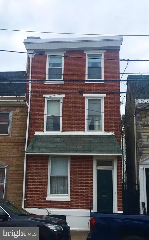 1102 Marlborough St, Philadelphia, PA 19125