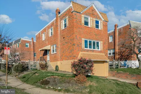7361 Hill Rd, Philadelphia, PA 19128