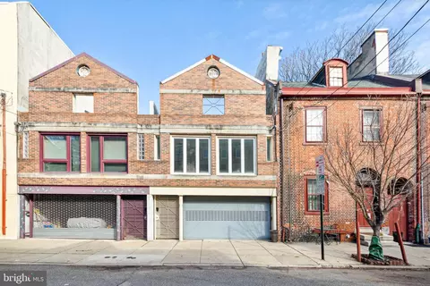 241 Queen St, Philadelphia, PA 19147