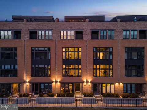 4572 Riverside Way, Philadelphia, PA 19127