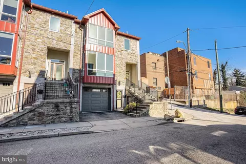 4329 Boone St, Philadelphia, PA 19128