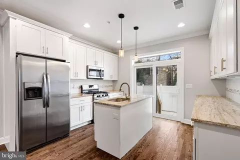 1420 N Myrtlewood St, Philadelphia, PA 19121