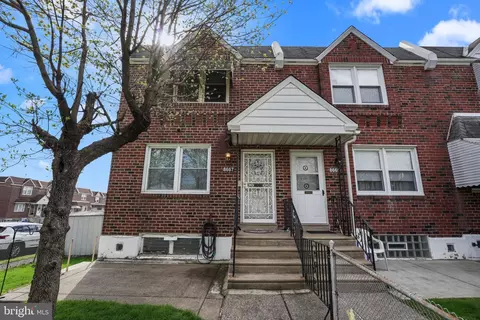 8667 Jackson St, Philadelphia, PA 19136