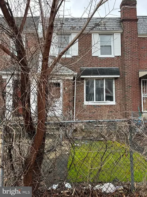 102 Fern St, Philadelphia, PA 19120