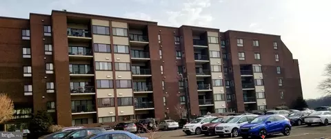 5100 Convent Ln #610, Philadelphia, PA 19114