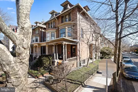 435 S 45th St, Philadelphia, PA 19104