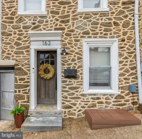 162 Roxborough Ave, Philadelphia, PA 19127
