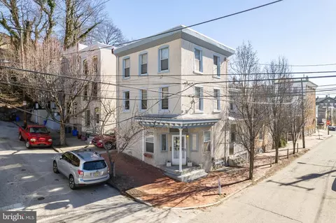 175 Grape St, Philadelphia, PA 19127
