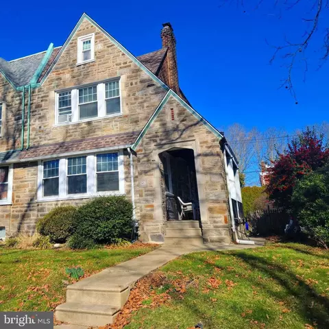 709 Glenview St, Philadelphia, PA 19111