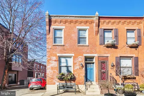 818 Pennock St, Philadelphia, PA 19130