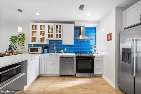 2232 Catharine St #2, Philadelphia, PA 19146