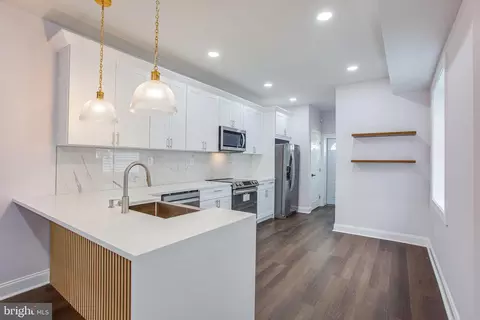 804 S 56th St, Philadelphia, PA 19143