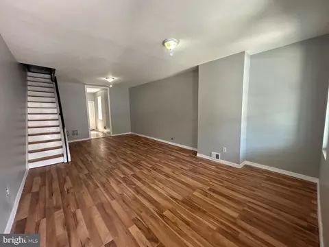 2111 S Simpson St, Philadelphia, PA 19142
