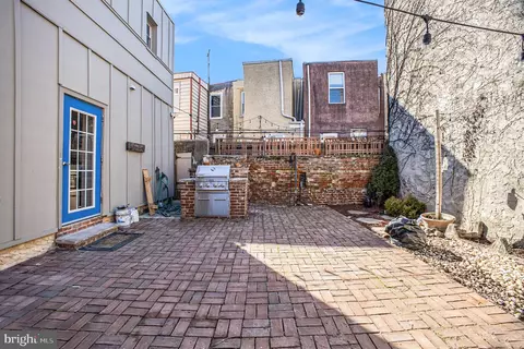 416 Moore St, Philadelphia, PA 19148