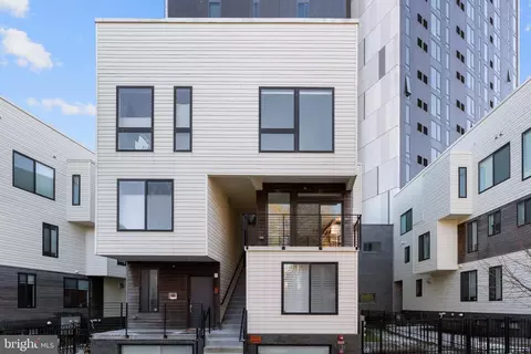 3200 Summer St #8, Philadelphia, PA 19104