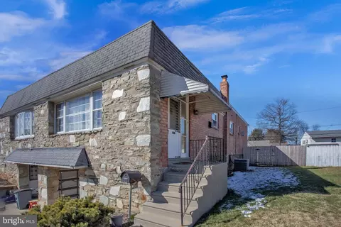 9974 Sandy Rd, Philadelphia, PA 19115